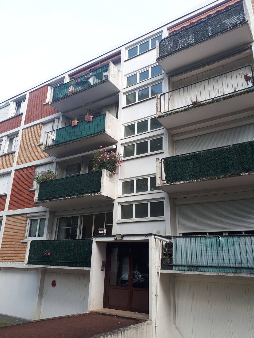 Appartement 3 pièces 75 m² · à Sainte-Geneviève-des-Bois · 75 m² · 1 000 €