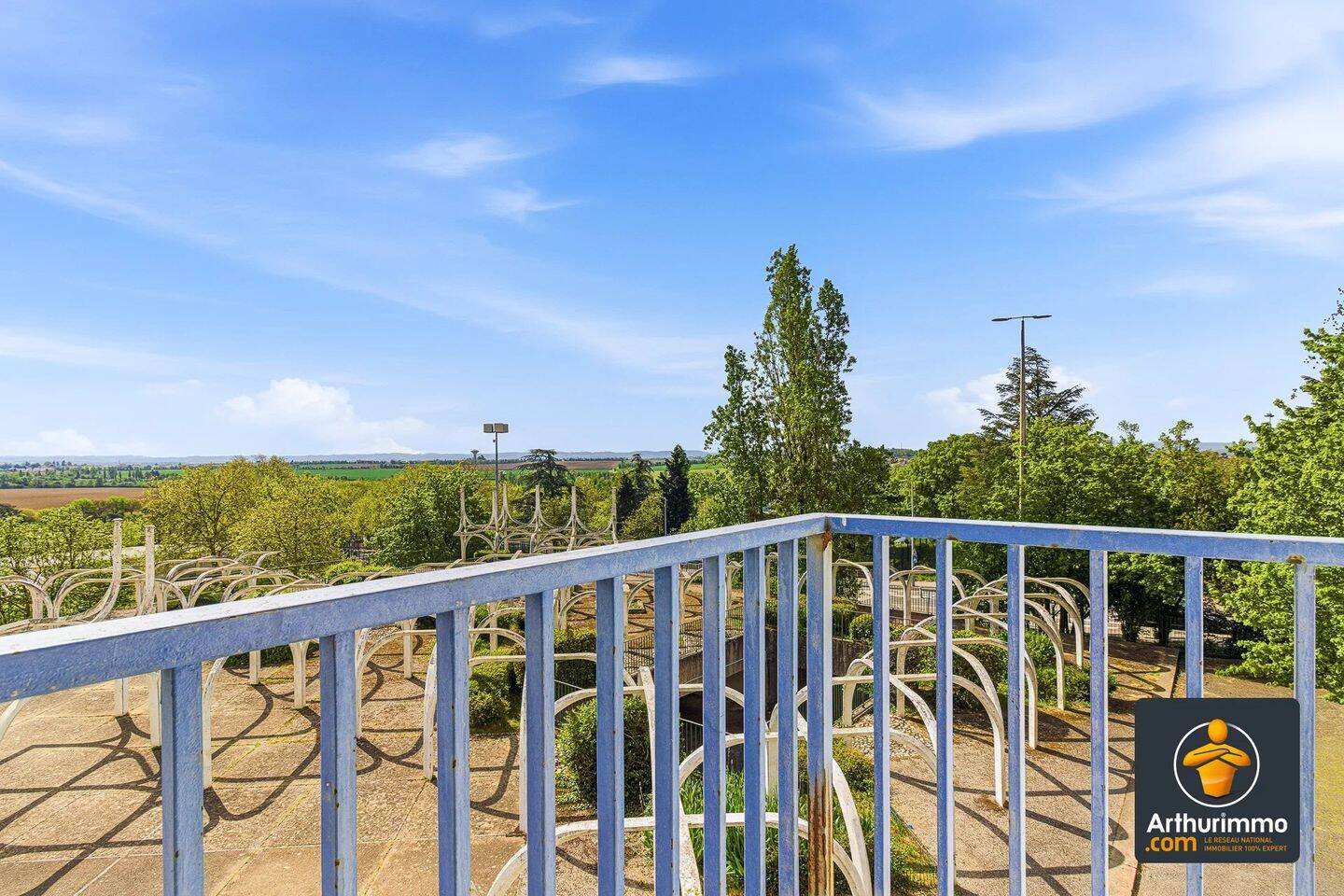 1 pièce 83 m² · à Vénissieux · 82,8 m² · 550 €