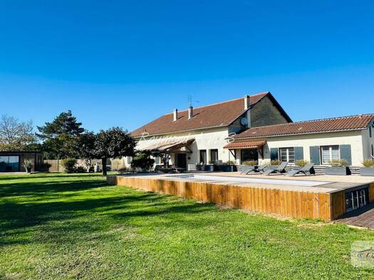 Maison à vendre 675 000 € 11 pièces 4 chambres 292 m² 26 302 m² de terrain Lamothe-Montravel 24230