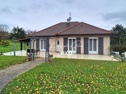 Maison de plain-pied à vendre 230 000 € 5 pièces 3 chambres 115 m² 2 000 m² de terrain Peyrat-de-Bellac 87300