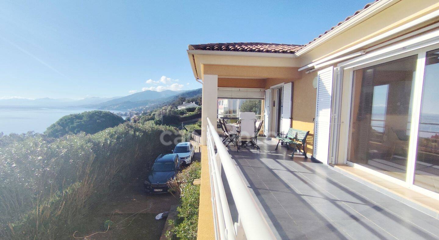 Maison 3 pièces 120 m² · à Brando · 120 m² · 450 000 €