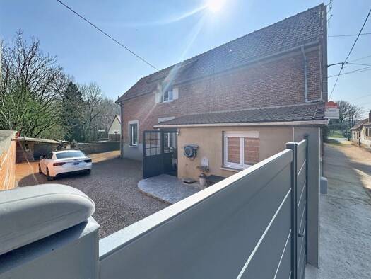 Maison à vendre 165 000 € 5 pièces 3 chambres 114 m² 555 m² de terrain Péronne 80200