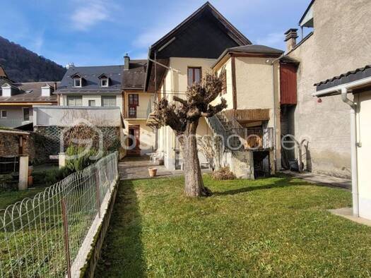 Maison à vendre 250 000 € 15 pièces 9 chambres 243 m² Bagnères-de-Luchon 31110