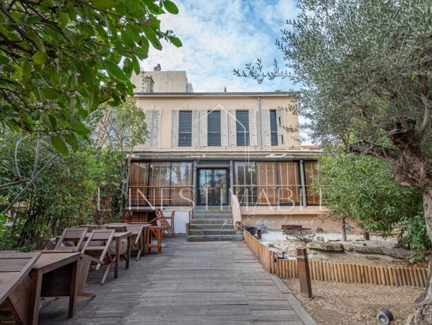 Restaurant à vendre 3 074 000 € 296 m² d'espace de restauration Centre Ville Aix-en-Provence 13100