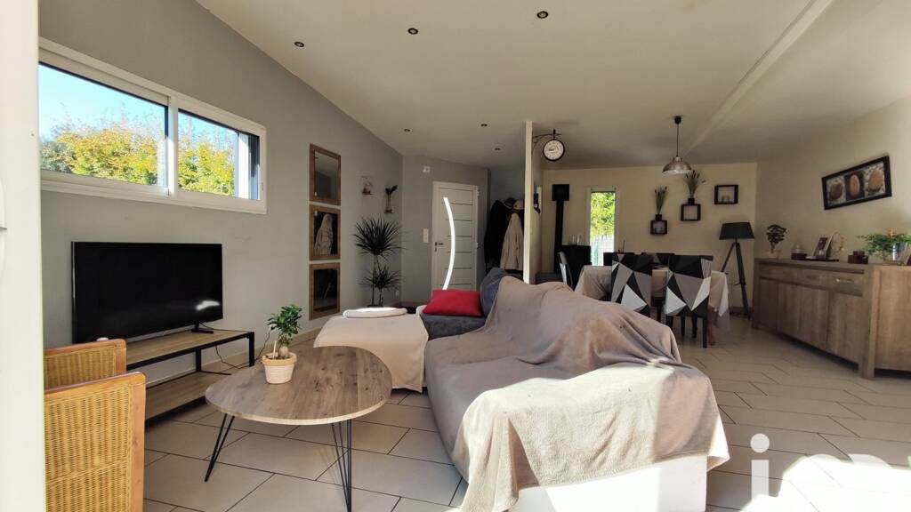 Maison de plain-pied à vendre 168 000 € 4 pièces 2 chambres 96 m² 780 m² de terrain Helléan 56120