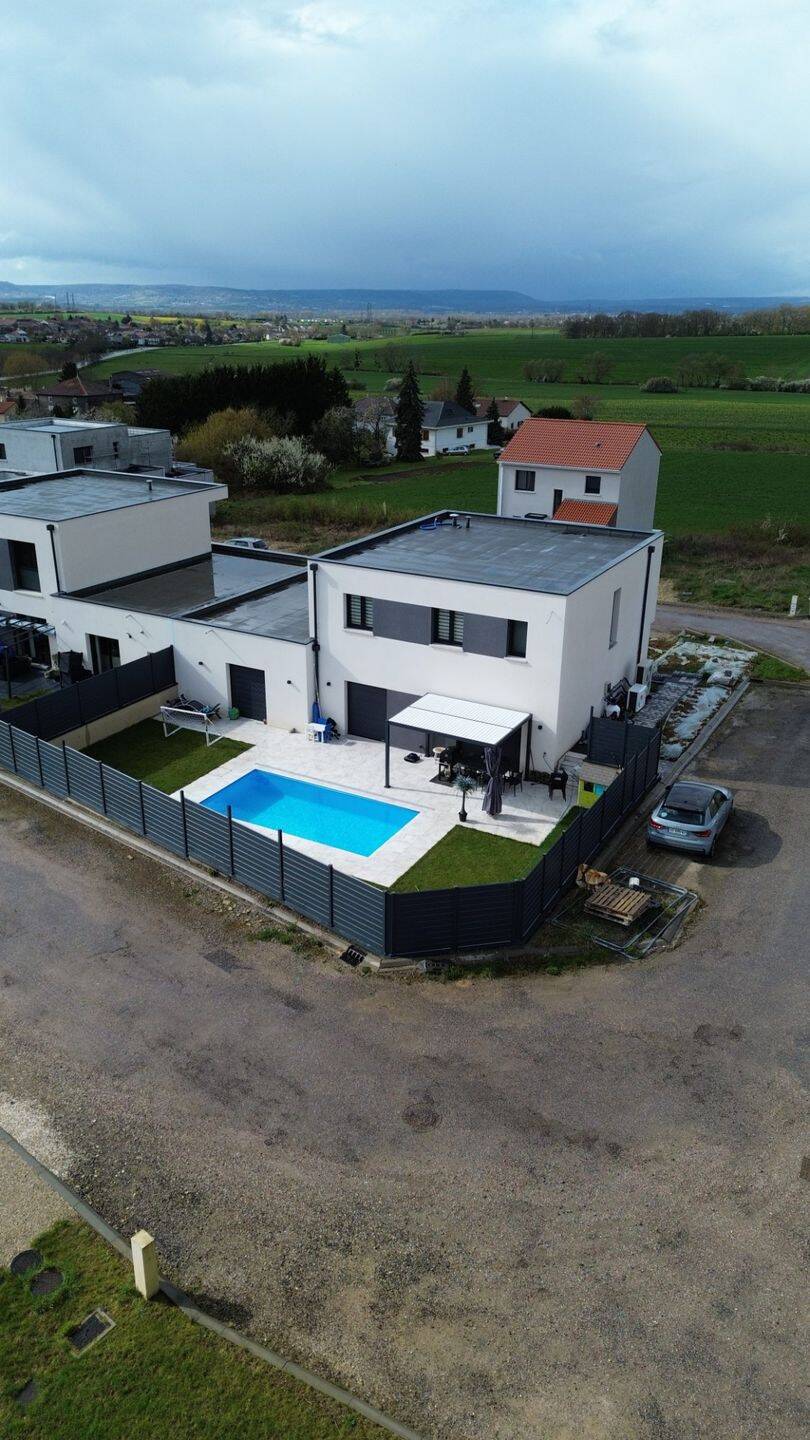 Maison 6 pièces 177 m² · à Vany · 177 m² · 682 000 €