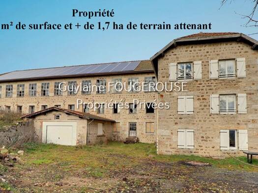 Entrepôt à vendre 260 000 € 2 150 m² d'espace de stockage Sud Ambert 63600