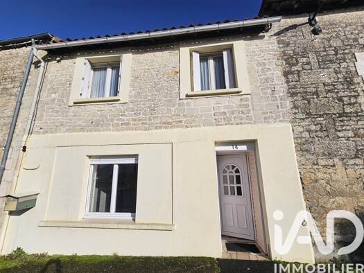 Maison à vendre 149 900 € 4 pièces 3 chambres 117 m² 156 m² de terrain Magné 79460