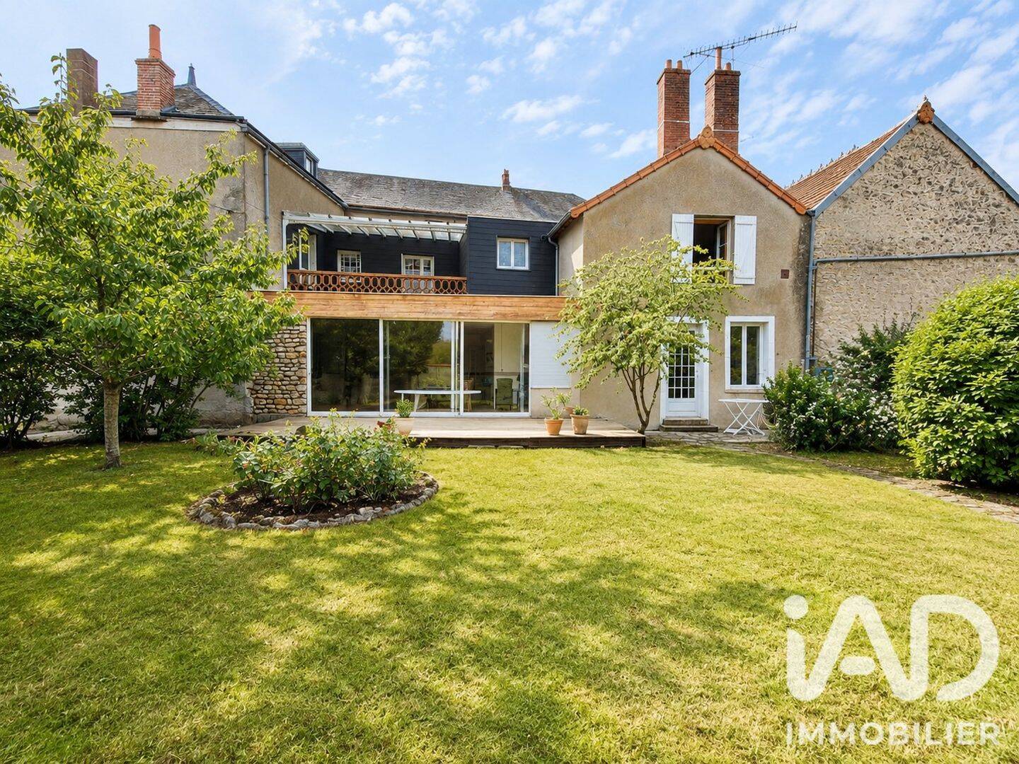 Maison 10 pièces 270 m² · à Puiseaux · 270 m² · 420 000 €