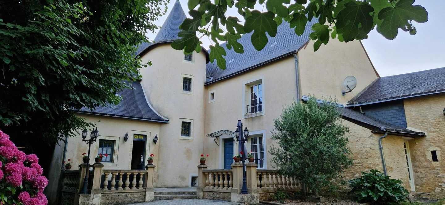 Maison 8 pièces 230 m² · à Crannes-en-Champagne · 230 m² · 395 200 €