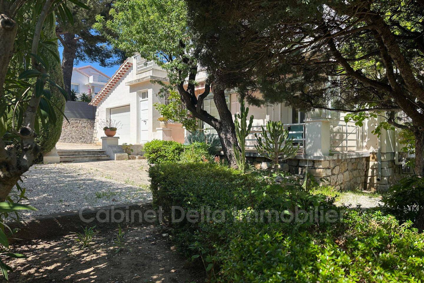 Appartement 3 pièces 81 m² · à Sanary-sur-Mer · 81 m² · 1 300 €