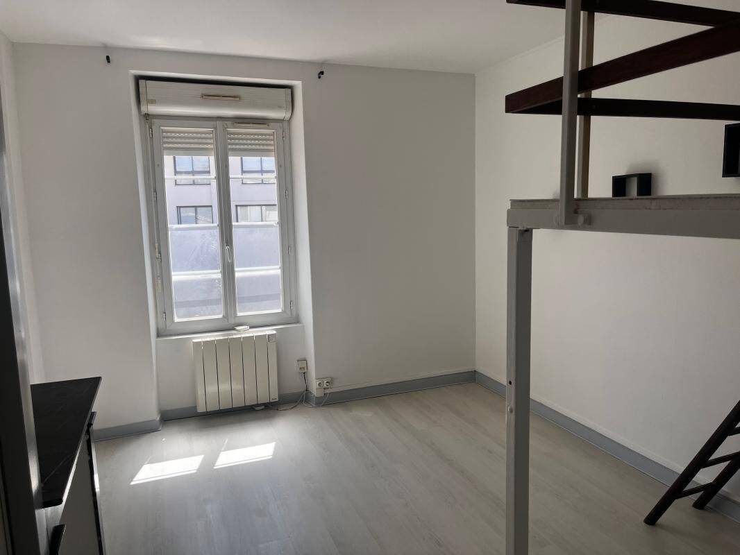Appartement 1 pièce 25 m² · à Niort · 24,9 m² · 450 €/mois