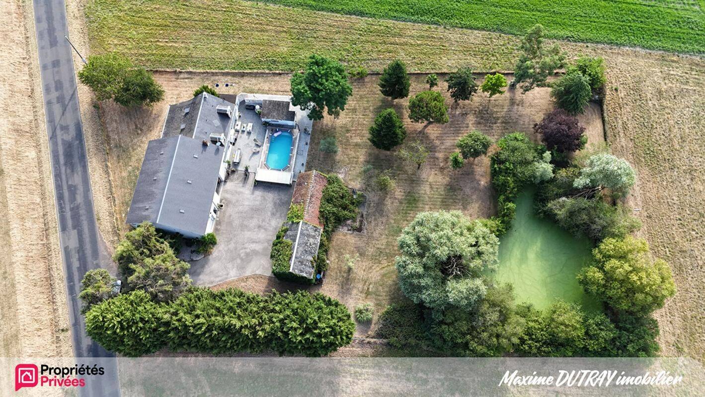 Maison 5 pièces 140 m² · à Monnaie · 140 m² · 395 000 €