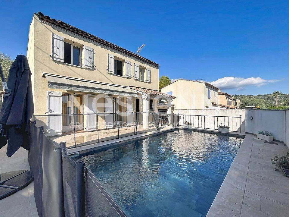 Maison 5 pièces 82 m² · à Grasse · 81,6 m² · 580 000 €