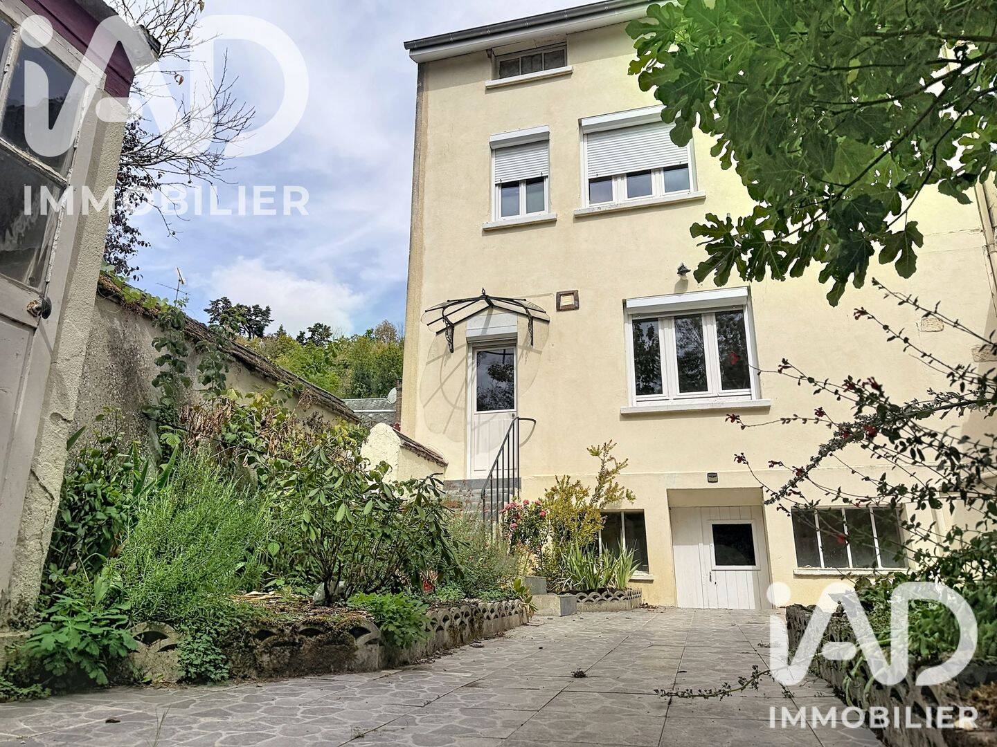 Maison 6 pièces 113 m² · à Château-Renard · 113 m² · 124 000 €