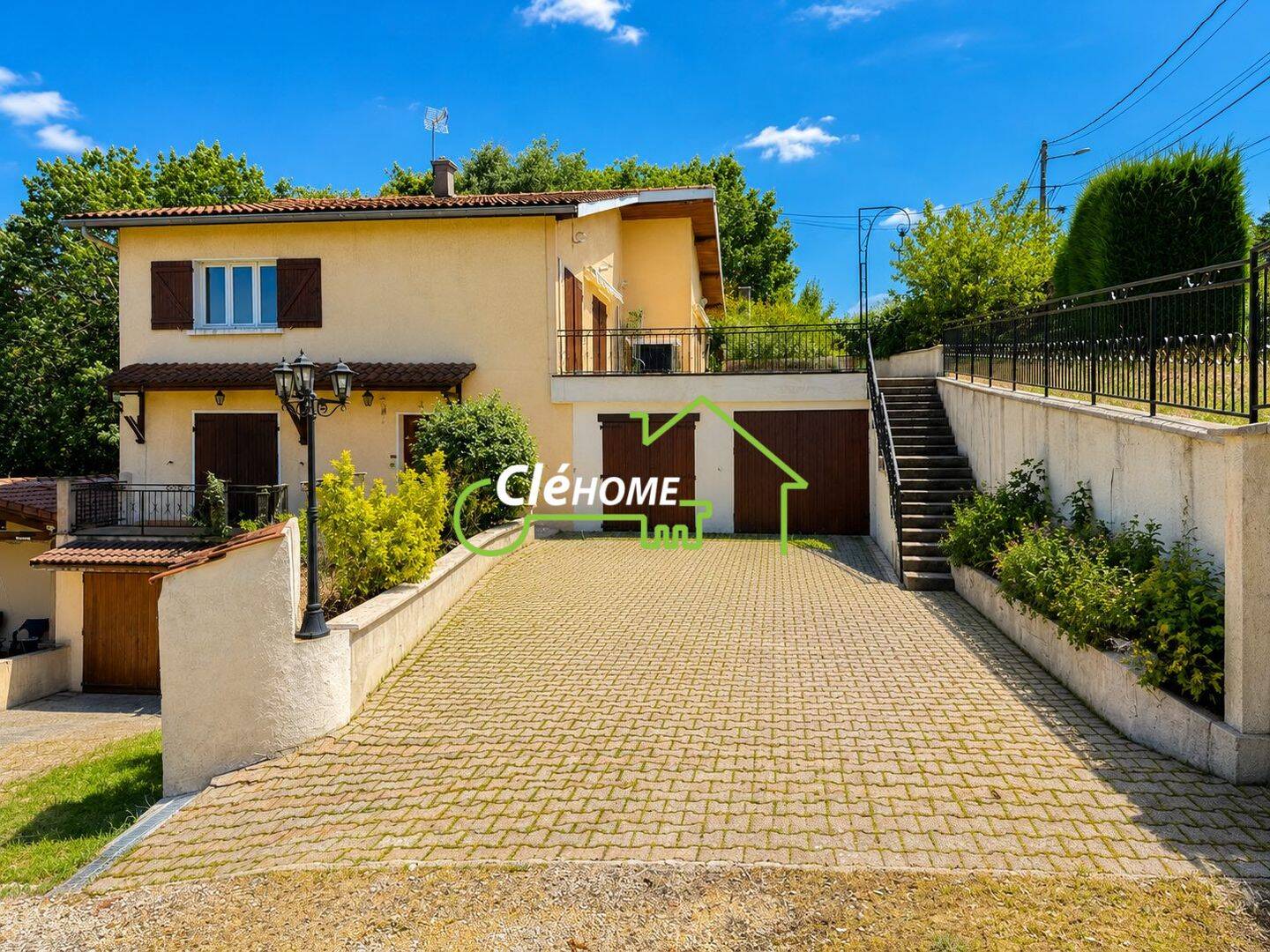 Maison 8 pièces 235 m² · à Sain-Bel · 235 m² · 320 000 €