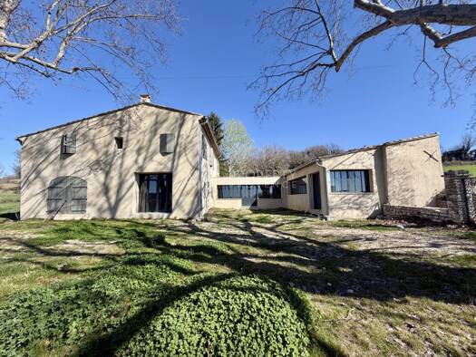 Maison à vendre 689 000 € 6 pièces 4 chambres 260 m² 10 080 m² de terrain Caseneuve 84750