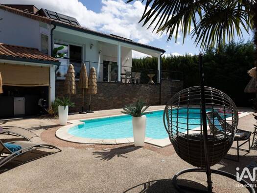 Maison à vendre 798 000 € 4 pièces 3 chambres 250 m² 1 000 m² de terrain Mirefleurs 63730