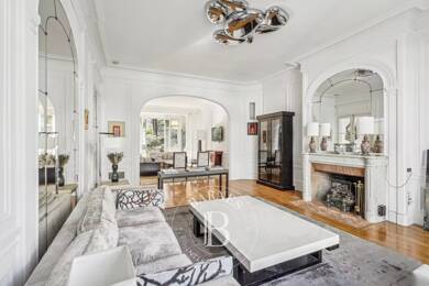 Hôtel particulier à louer 21 000 € 9 pièces 5 chambres 465,2 m² 465,2 m² de terrain Neuilly-sur-Seine 92200