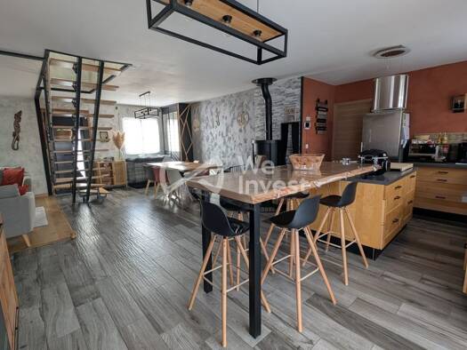 Maison à vendre 270 900 € 5 pièces 4 chambres 130 m² 703 m² de terrain Écommoy 72220