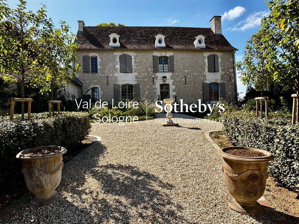 Maison 9 pièces 231 m² · à Cussay · 231 m² · 799 000 €