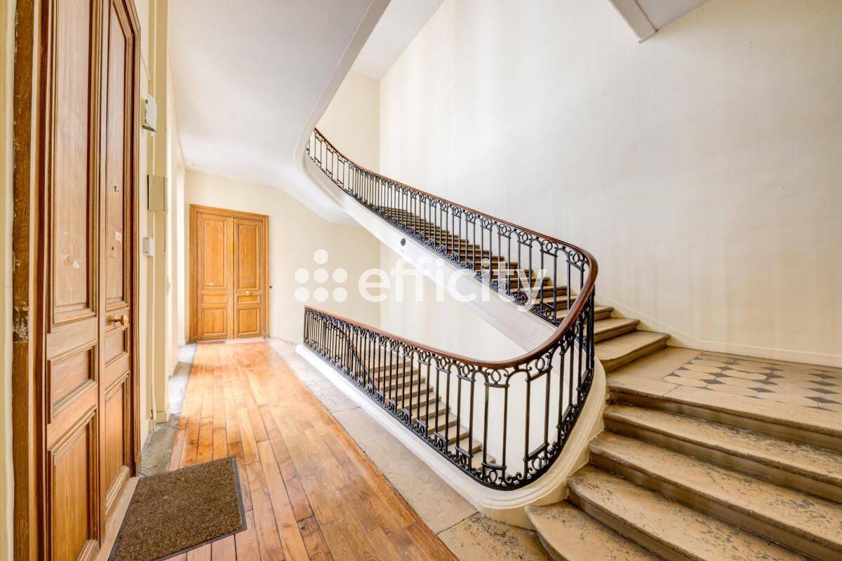 Appartement 4 pièces 130 m² · à Paris 9ème Arrondissement · 130 m² · 1 750 000 €