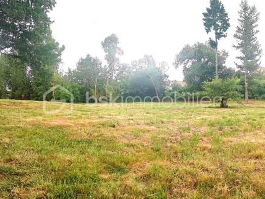 Terrain constructible viabilisé à vendre 38 500 € 1 564 m² de terrain Cazères-sur-l'Adour 40270