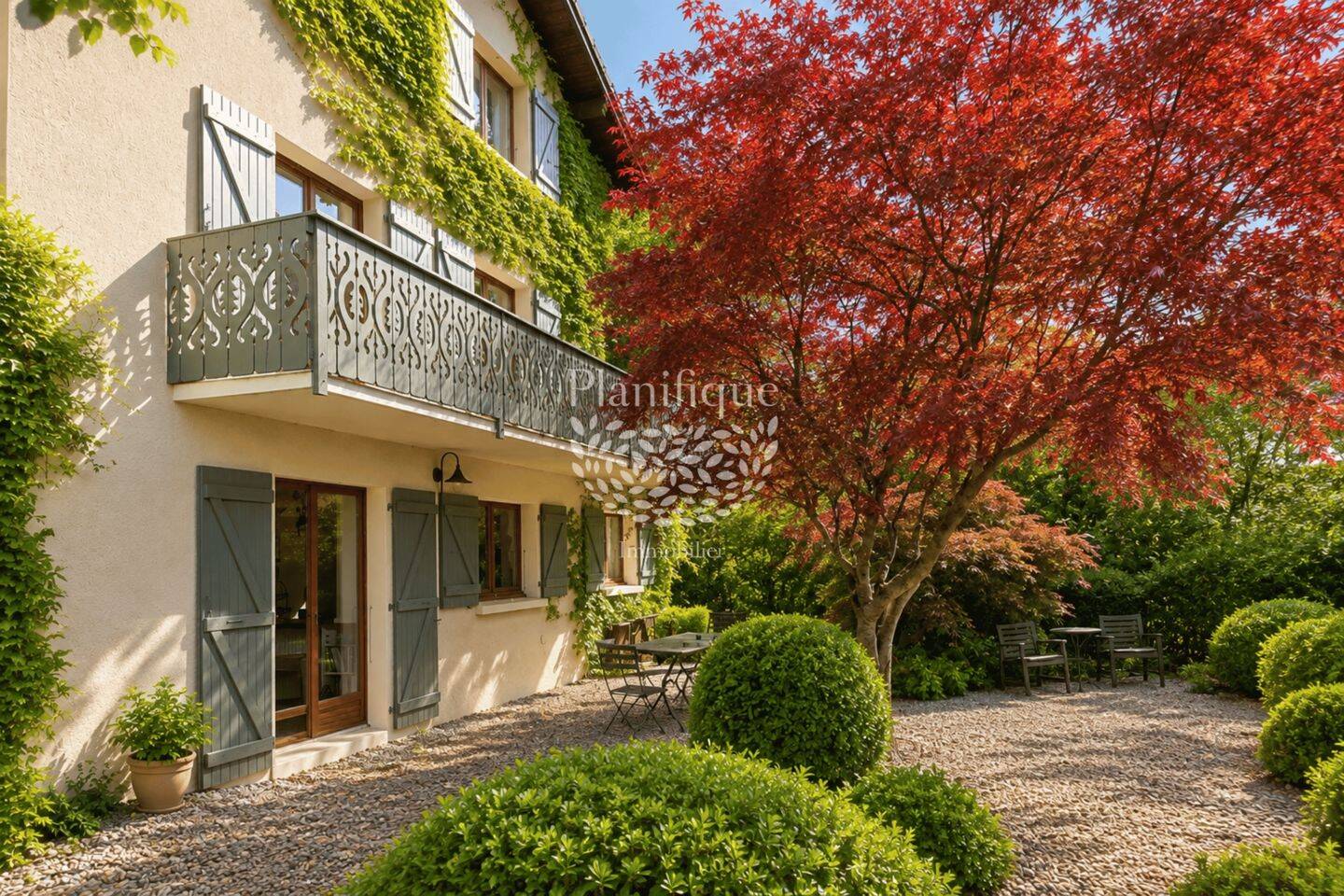 Maison 10 pièces 310 m² · à Gex · 310 m² · 1 099 000 €