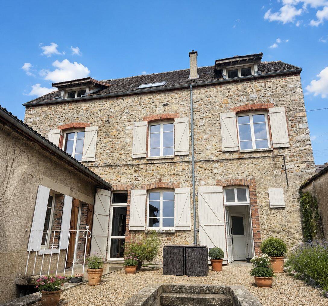 Maison 8 pièces 191 m² · à Thorigny-sur-Oreuse · 191 m² · 189 000 €