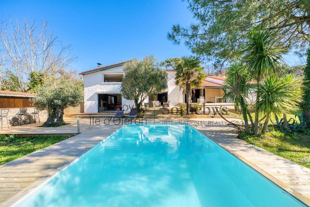 Maison 7 pièces 290 m² · à Saint-Palais-sur-Mer · 290 m² · 1 996 800 €