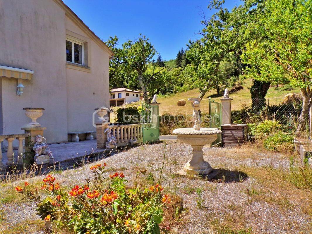 Maison 6 pièces 144 m² · à Rieussec · 144 m² · 185 000 €