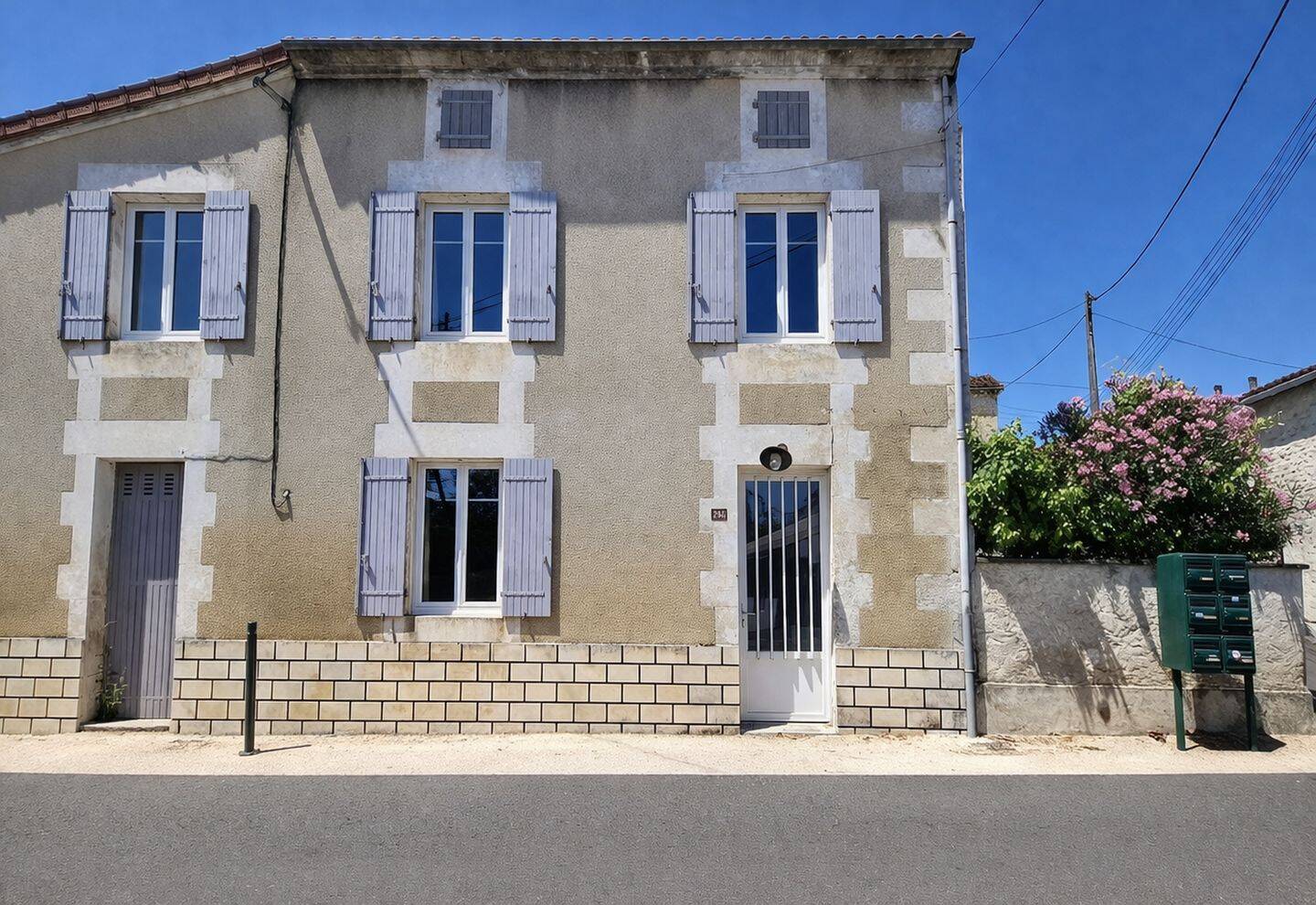 Maison 4 pièces 82 m² · à Champniers · 82 m² · 700 €