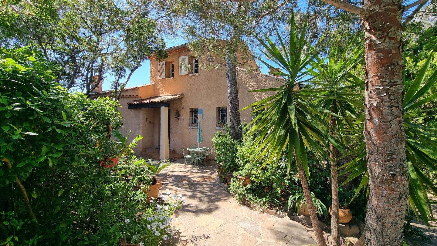 Maison 5 pièces 196 m² · à Saint-Raphaël · 196 m² · 1 040 000 €