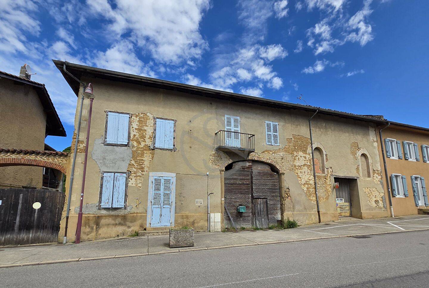 Maison 9 pièces 187 m² · à Viriville · 187 m² · 129 000 €
