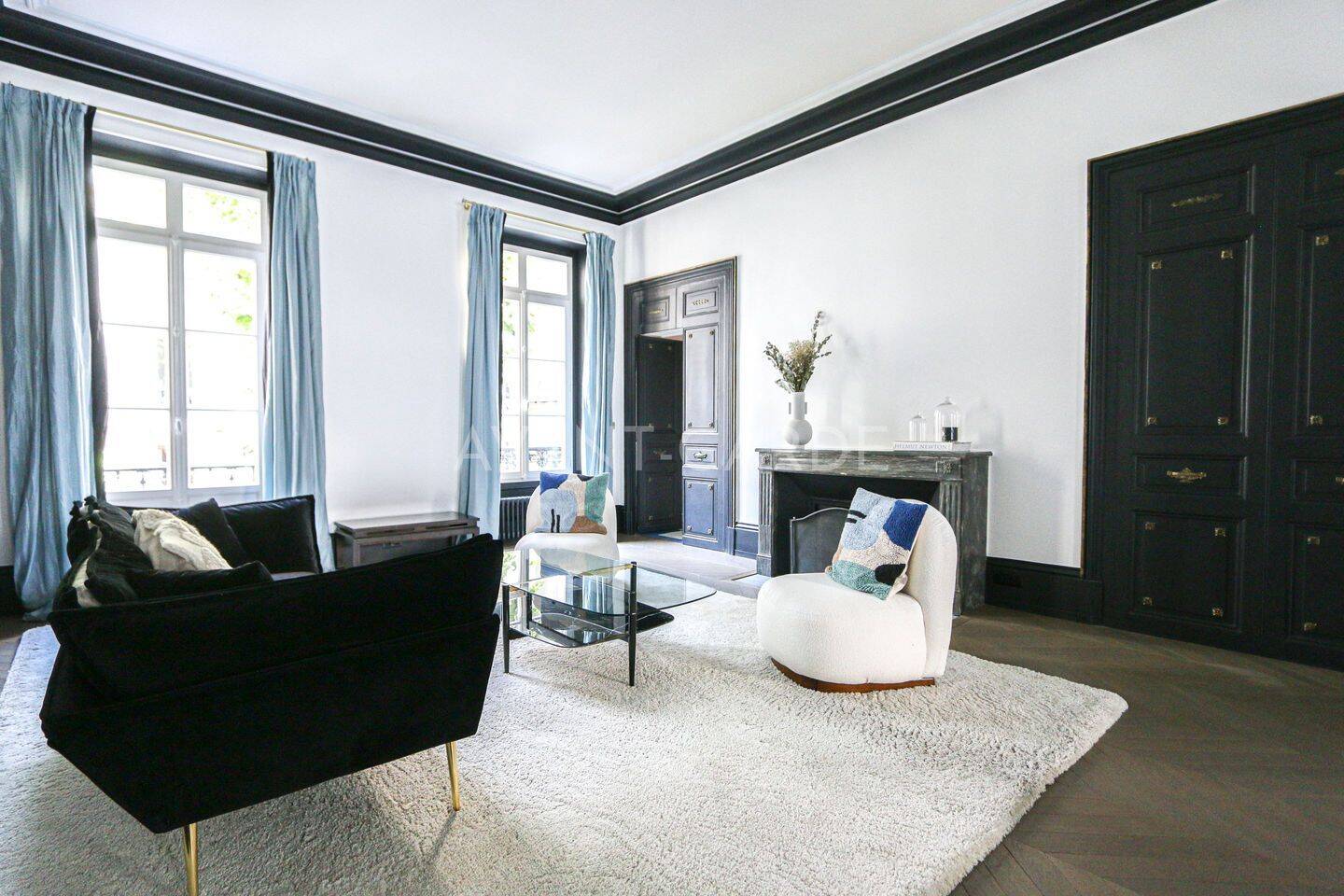 Appartement 5 pièces 137 m² · à Paris 16ème Arrondissement · 136,5 m² · 5 500 €