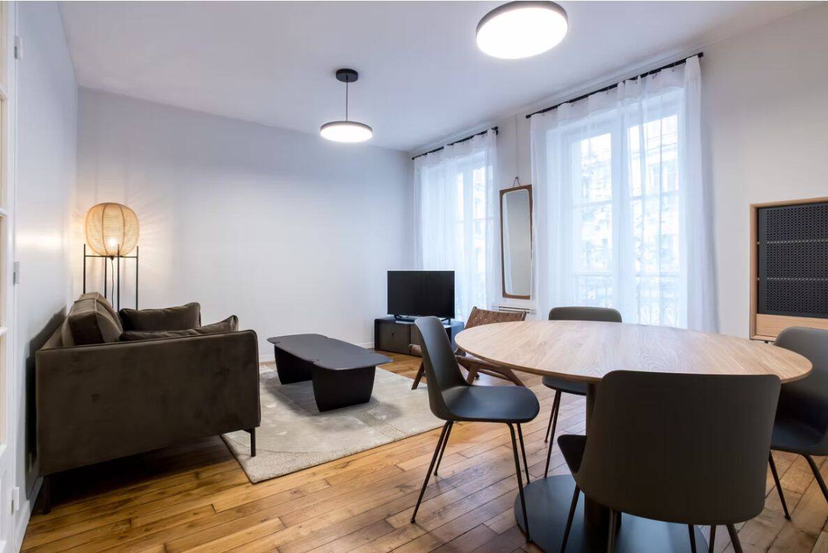 Appartement 3 pièces 61 m² · à Paris 19ème Arrondissement · 61 m² · 2 300 €/mois