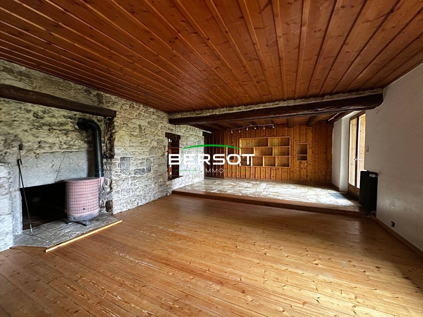 Maison 6 pièces 160 m² · à La Planée · 160 m² · 1 300 €/mois