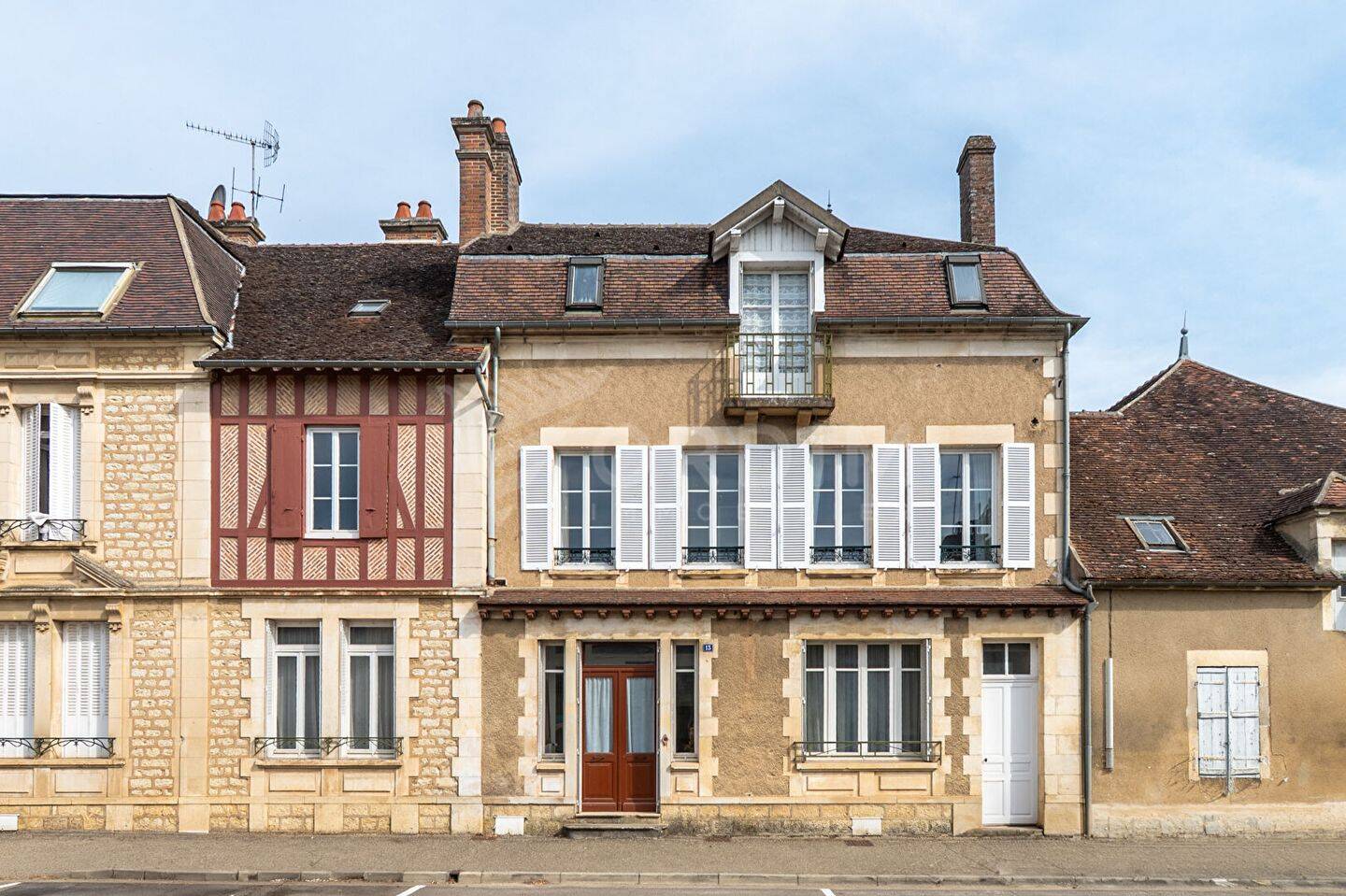 Maison 10 pièces 235 m² · à Chablis · 235 m² · 227 000 €