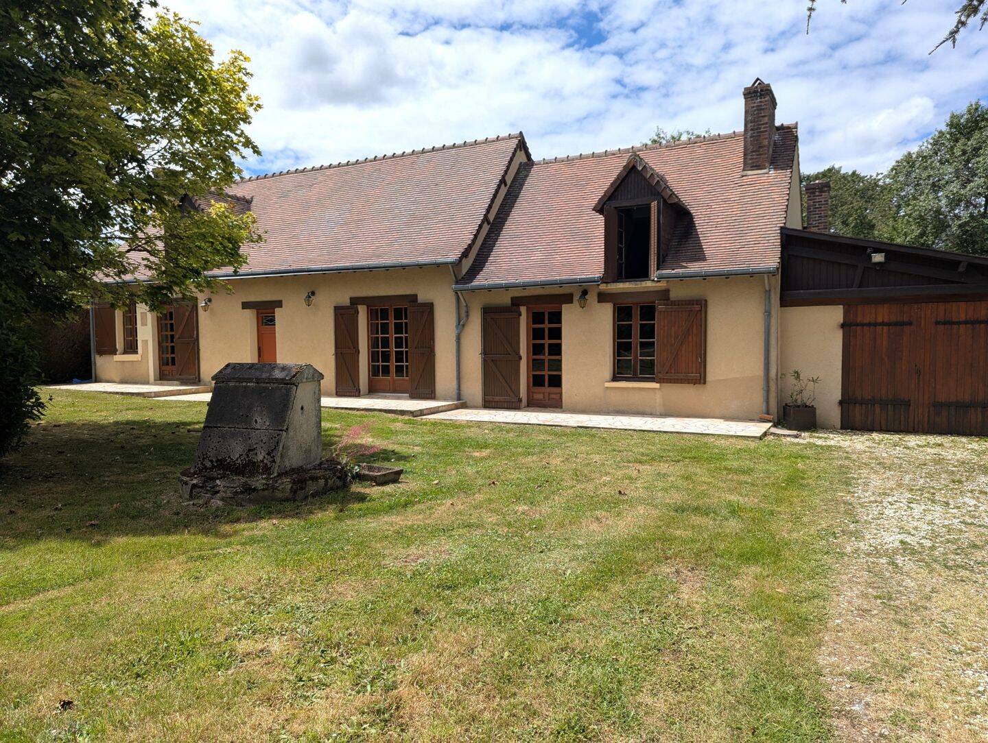 Maison 5 pièces 152 m² · à Saint-Denis-de-Jouhet · 152 m² · 148 000 €