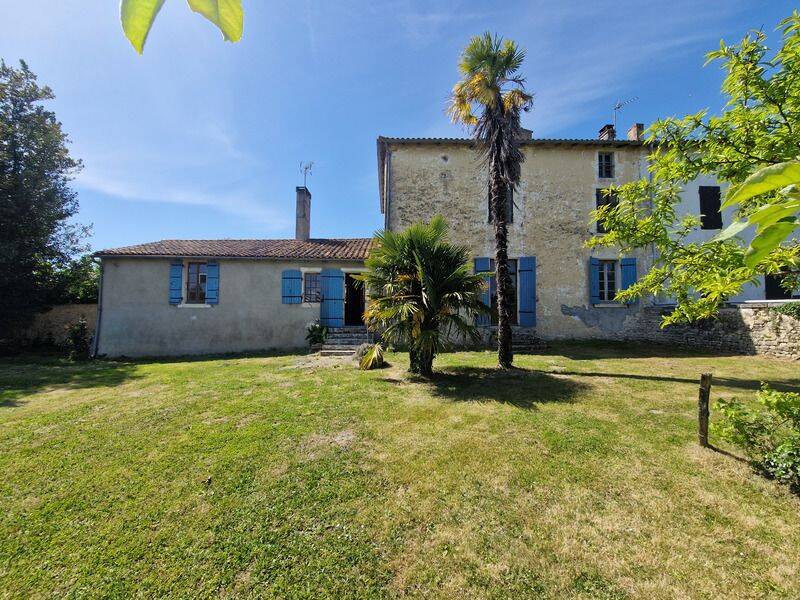 Maison 6 pièces 170 m² · à Tonnay-Boutonne · 170 m² · 182 000 €