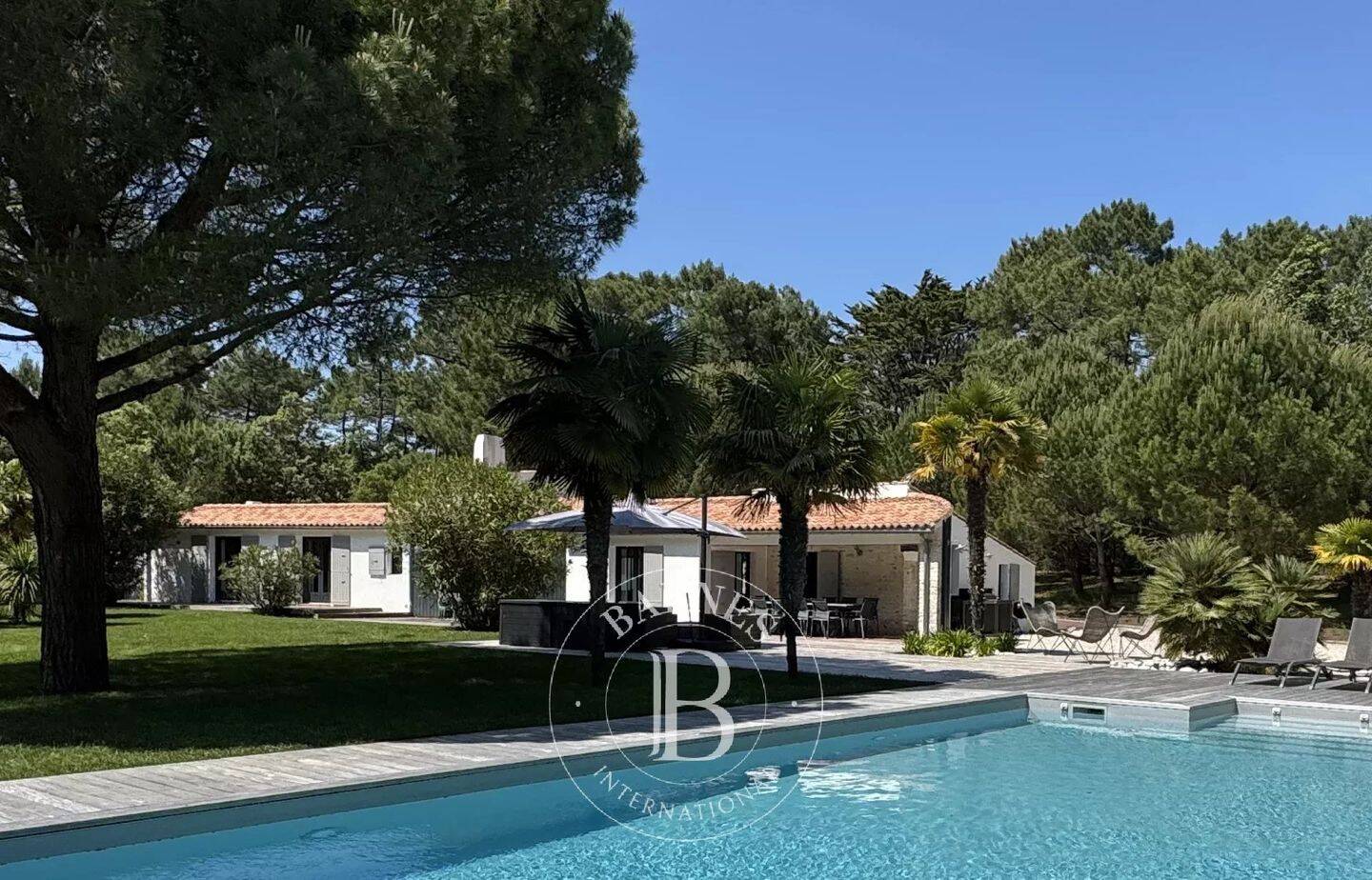 Maison 6 pièces 180 m² · à Le Bois-Plage-en-Ré · 180,3 m² · 2 100 000 €