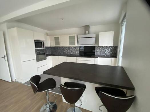 Appartement à louer 1 180 € 3 pièces 2 chambres 62 m² 6ème étage Brouets Gare Mantes-la-Ville 78711