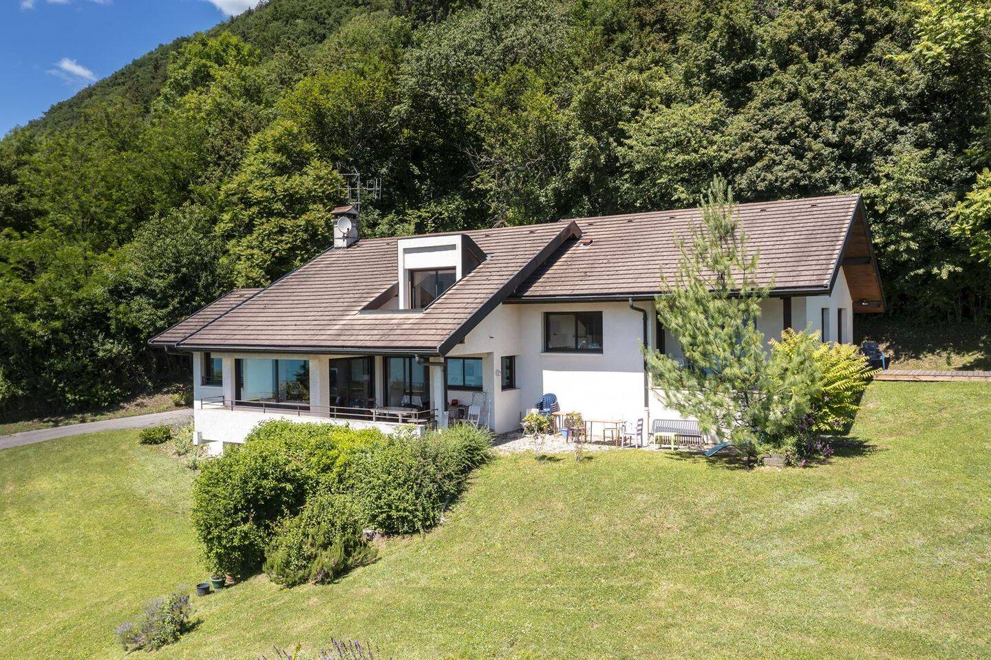 Maison 6 pièces 218 m² · à Menthon-Saint-Bernard · 218,1 m² · 3 200 000 €