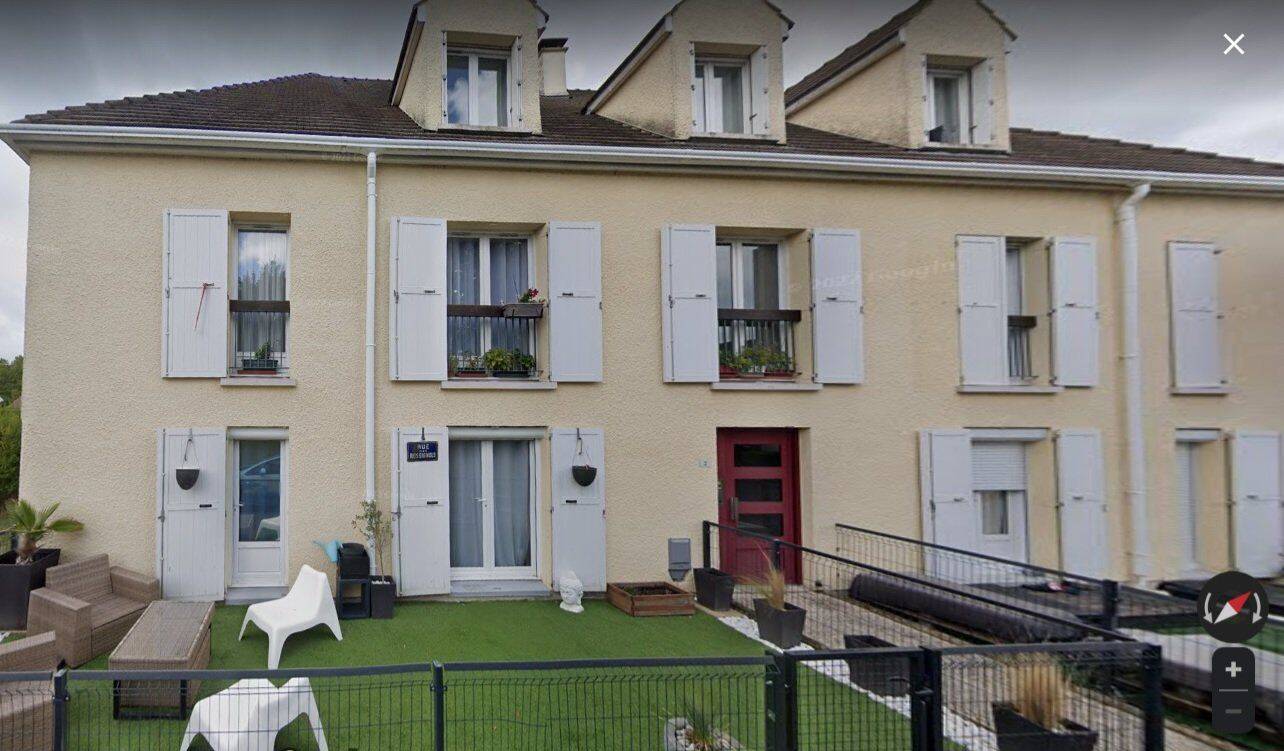Appartement 1 pièce 46 m² · à La Chapelle-en-Serval · 46 m² · 880 €