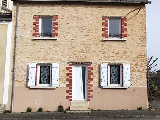 Maison à vendre 74 500 € 6 pièces 3 chambres 120 m² Préaux 53340