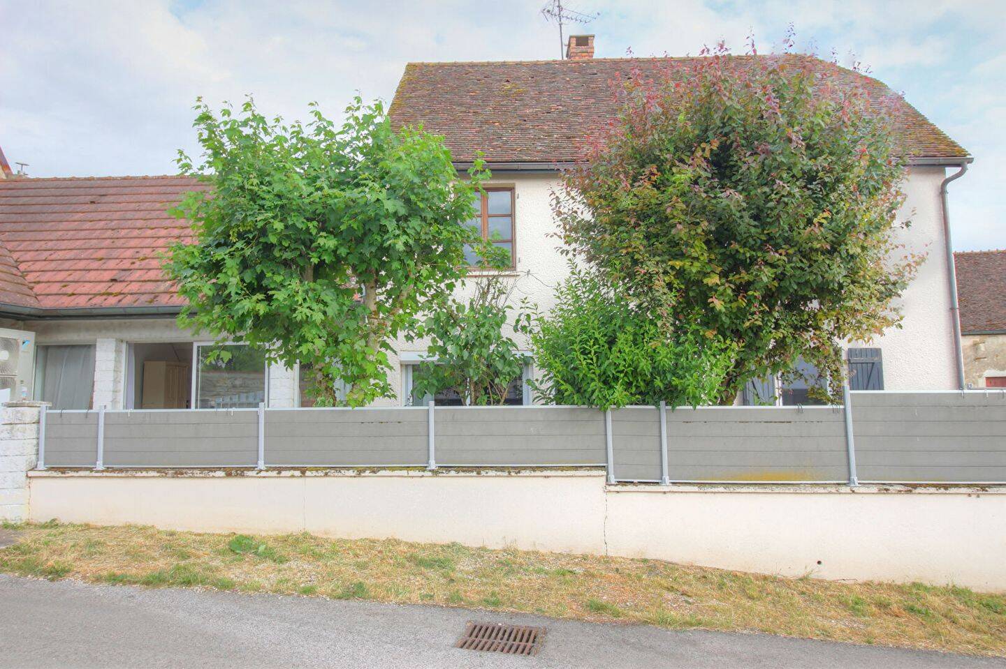 Maison 8 pièces 166 m² · à Beire-le-Châtel · 166 m² · 187 000 €