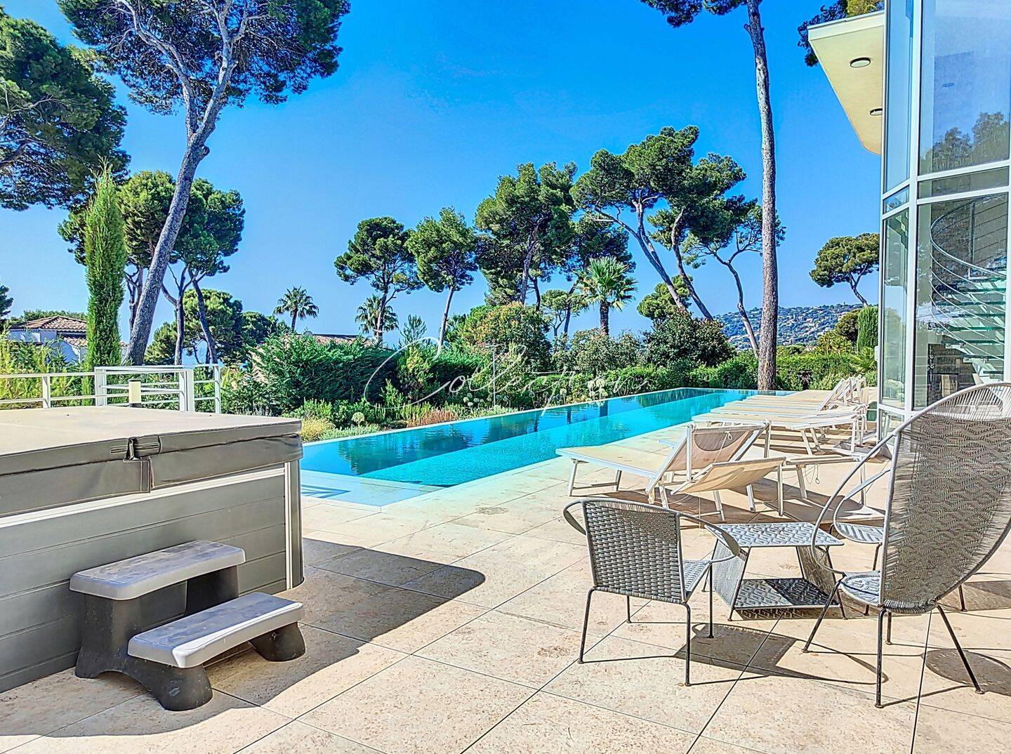 Maison 9 pièces 416 m² · à Antibes · 416 m² · 4 490 000 €