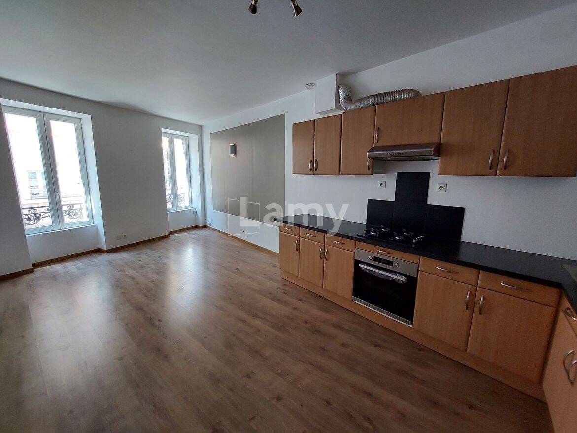 Appartement 3 pièces 76 m² · à Issoire · 76 m² · 665 €/mois