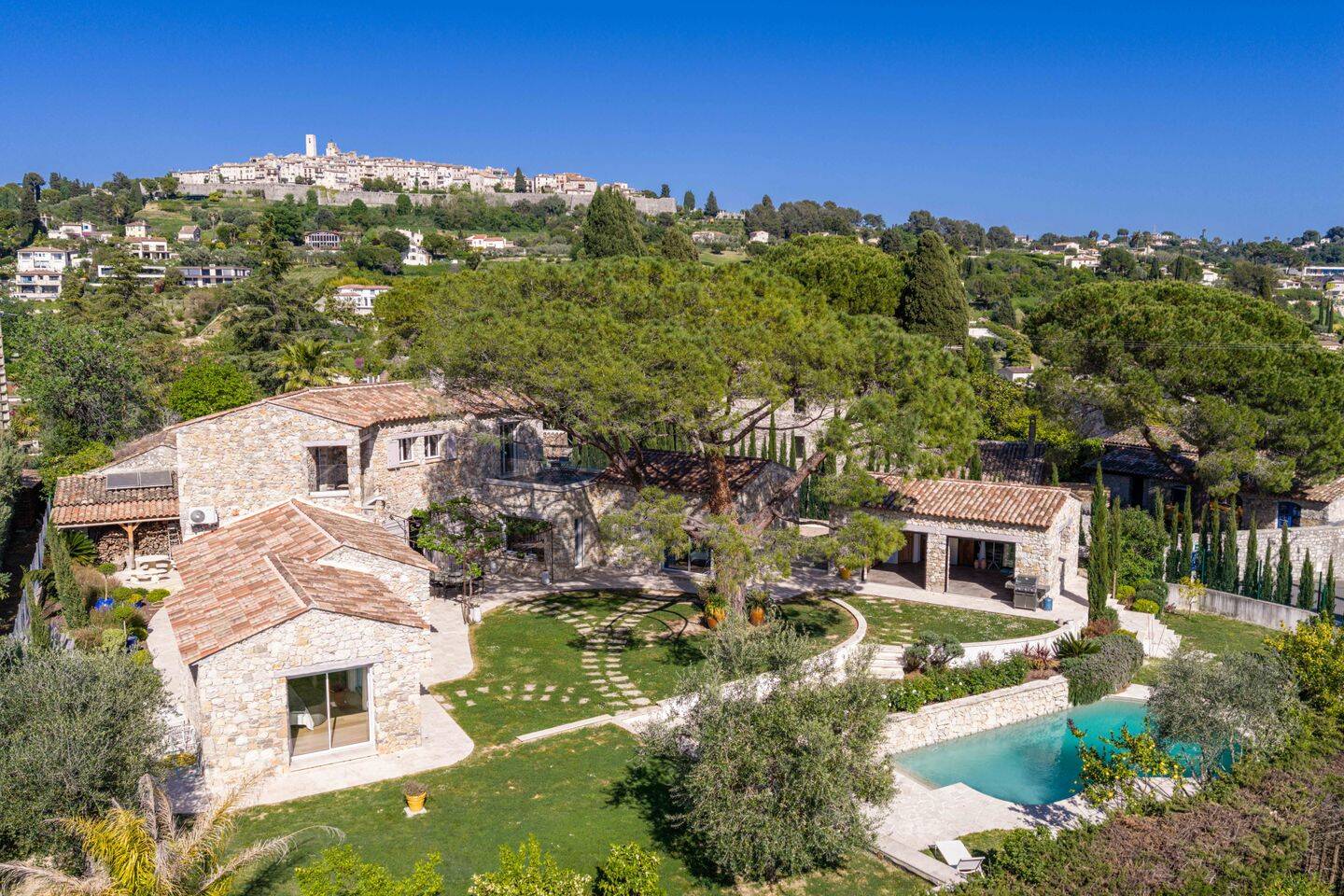 Maison 5 pièces 238 m² · à La Colle-sur-Loup · 238 m² · 2 390 000 €