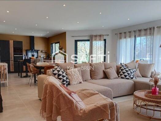 Maison à vendre 349 999 € 4 pièces 3 chambres 122 m² 901 m² de terrain Saint-Georges-des-Coteaux 17810